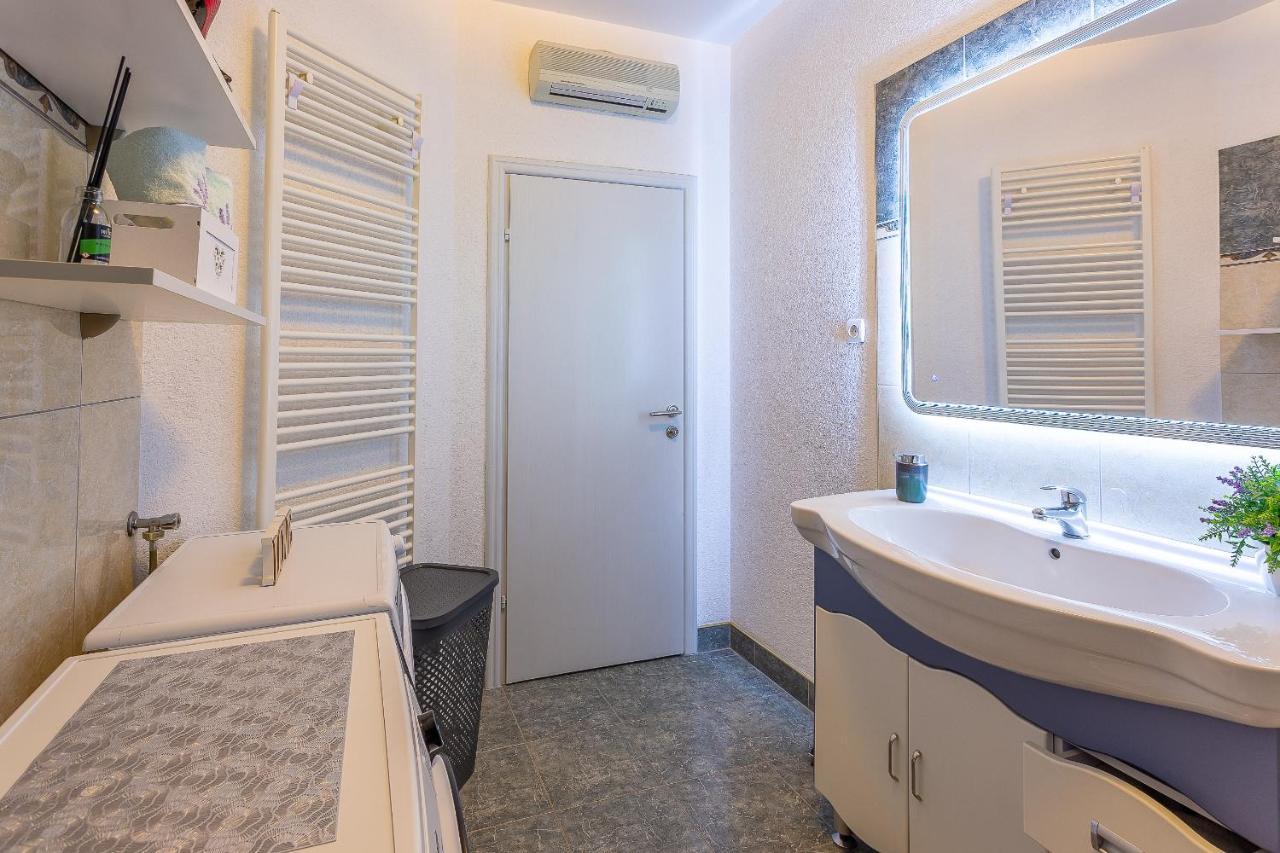 Villa Maris Dugopolje Exterior foto